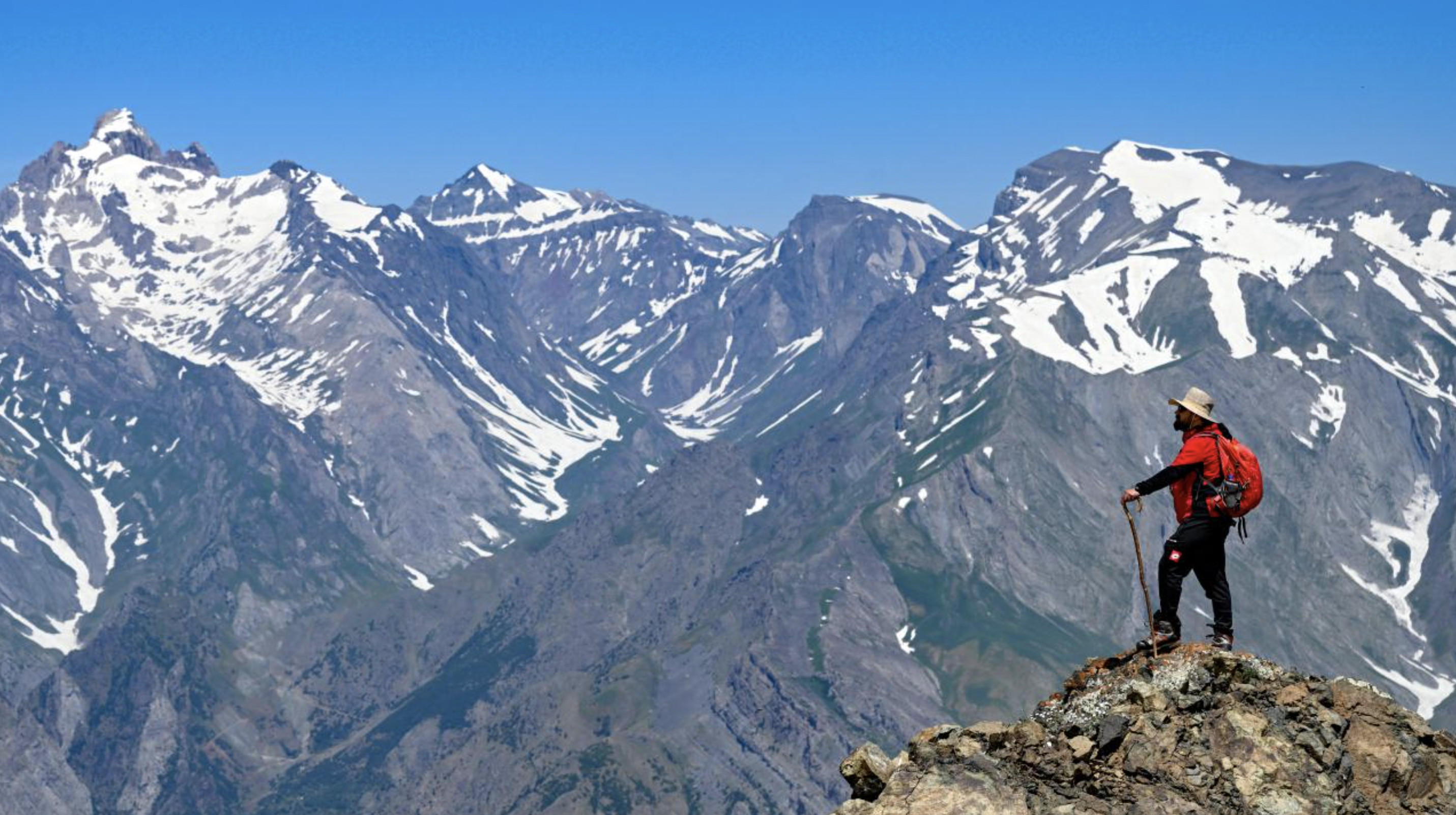 Hakkari'de adrenalin tutkunları karın keyfini çıkardı