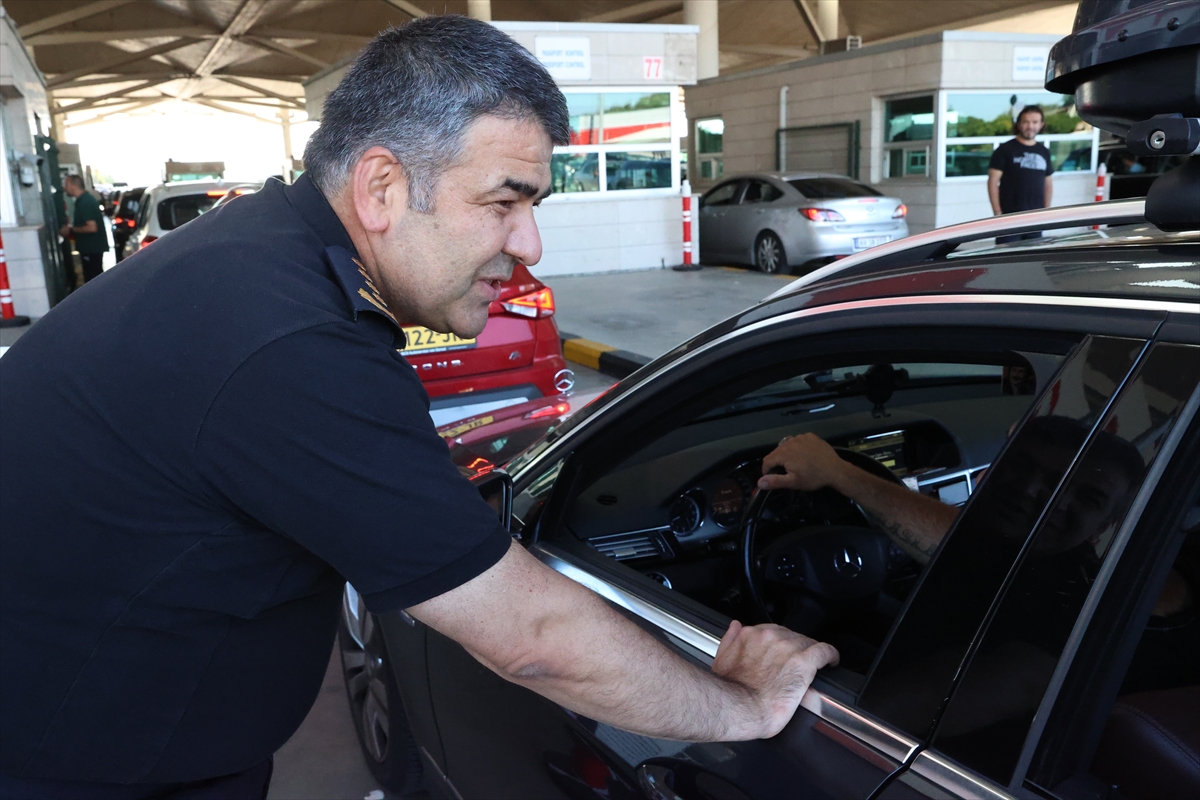Sınır kapılarında gurbetçi yoğunluğu