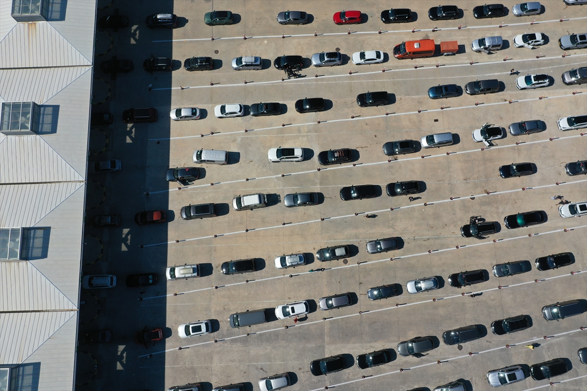 Sınır kapılarında gurbetçi yoğunluğu
