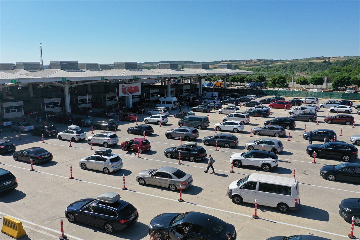 Sınır kapılarında gurbetçi yoğunluğu