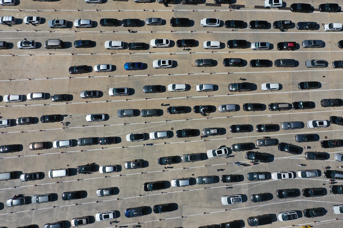 Sınır kapılarında gurbetçi yoğunluğu