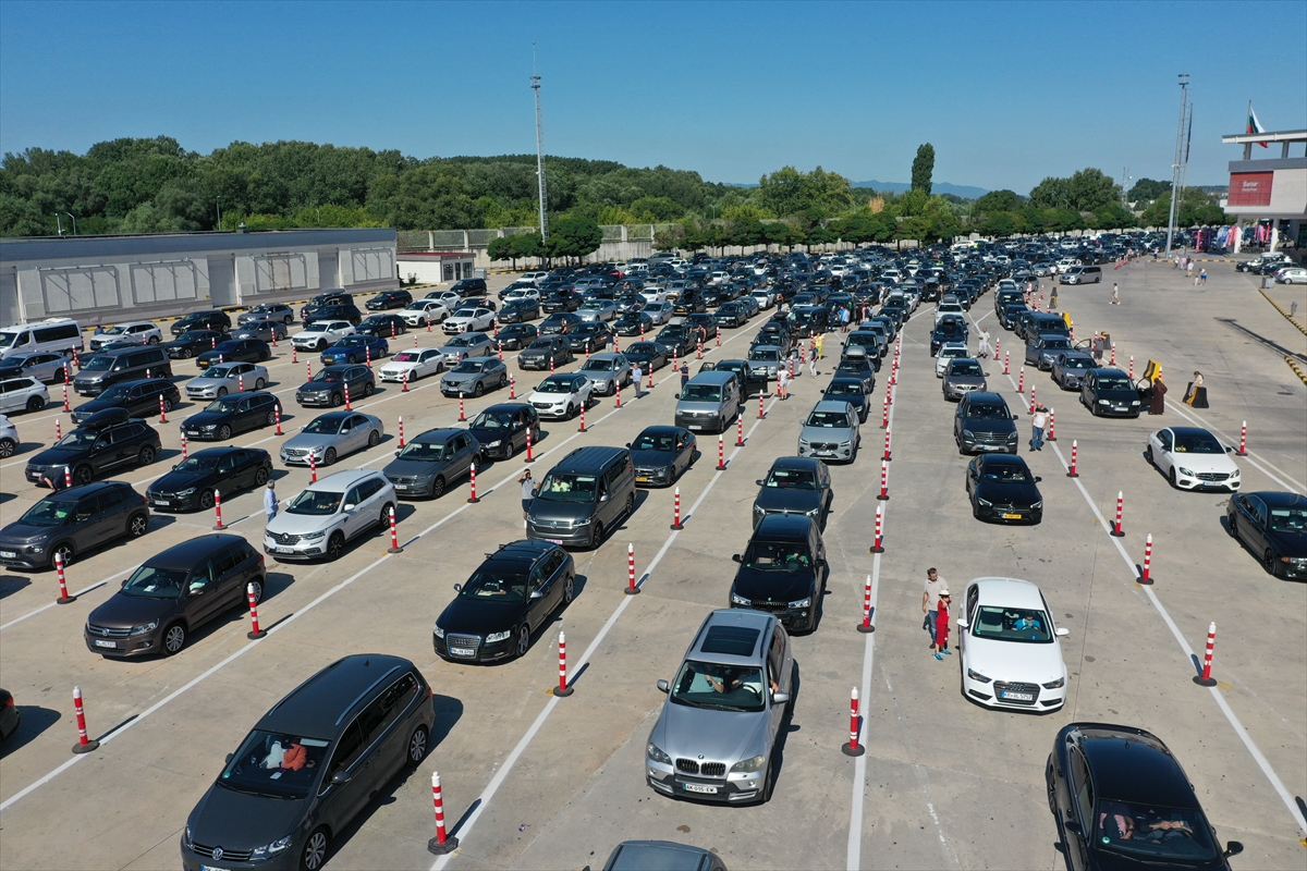 Sınır kapılarında gurbetçi yoğunluğu