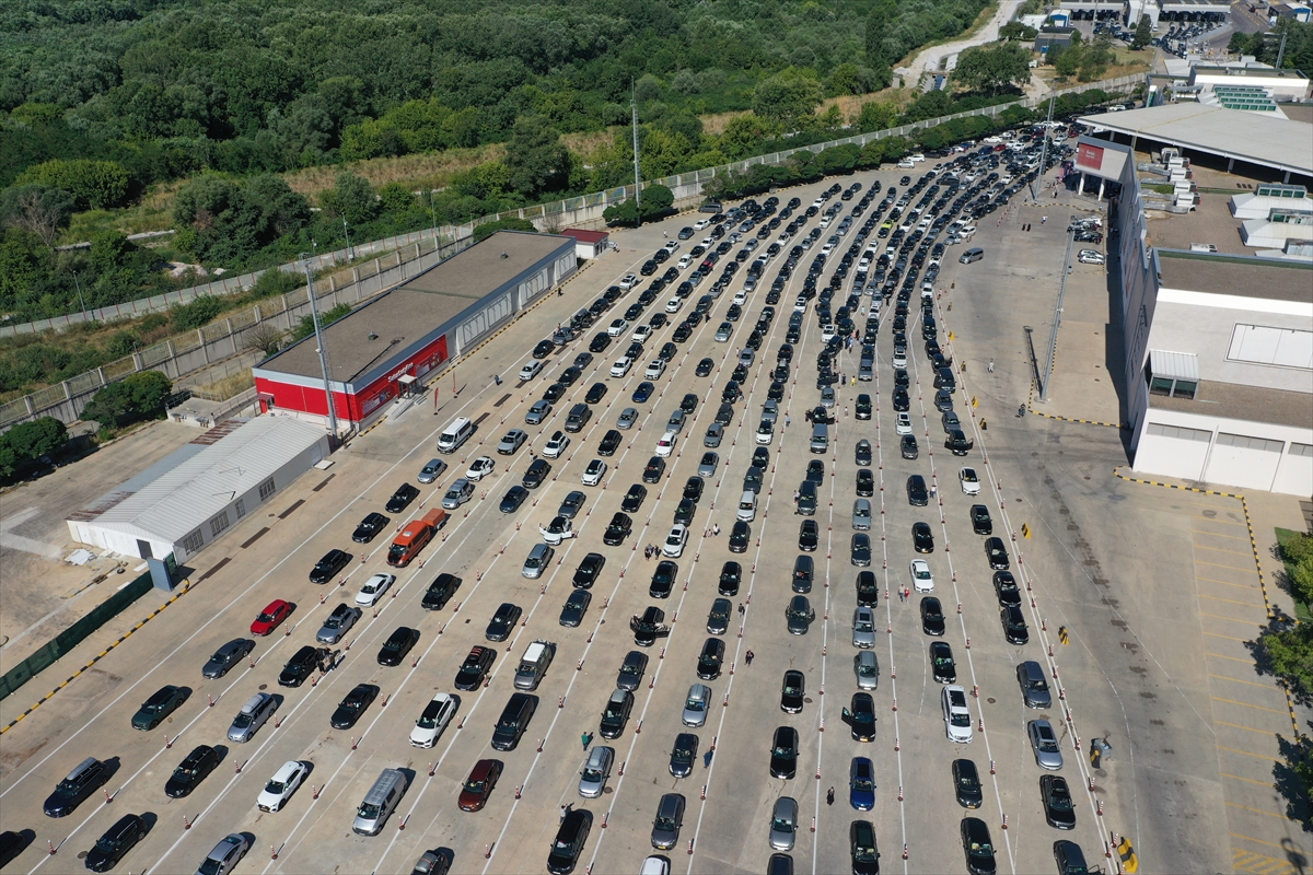 Sınır kapılarında gurbetçi yoğunluğu