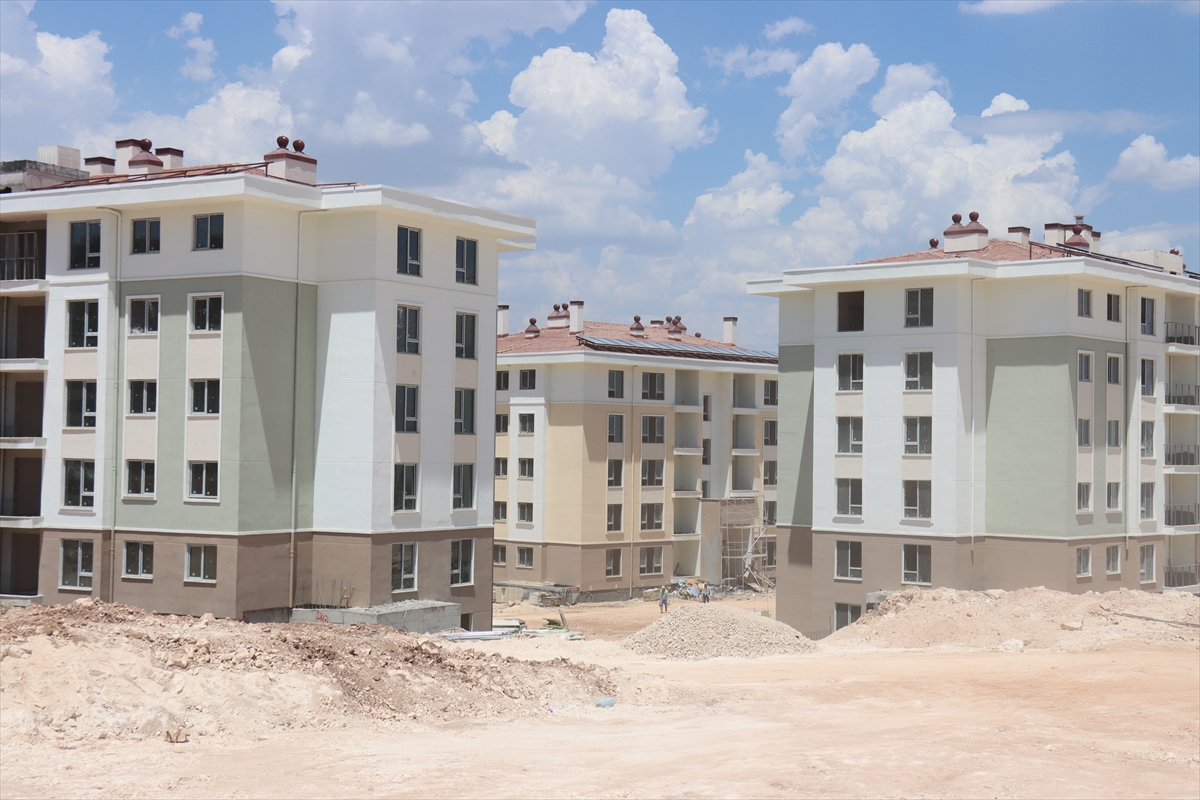Adıyaman'da deprem konutları yükseliyor