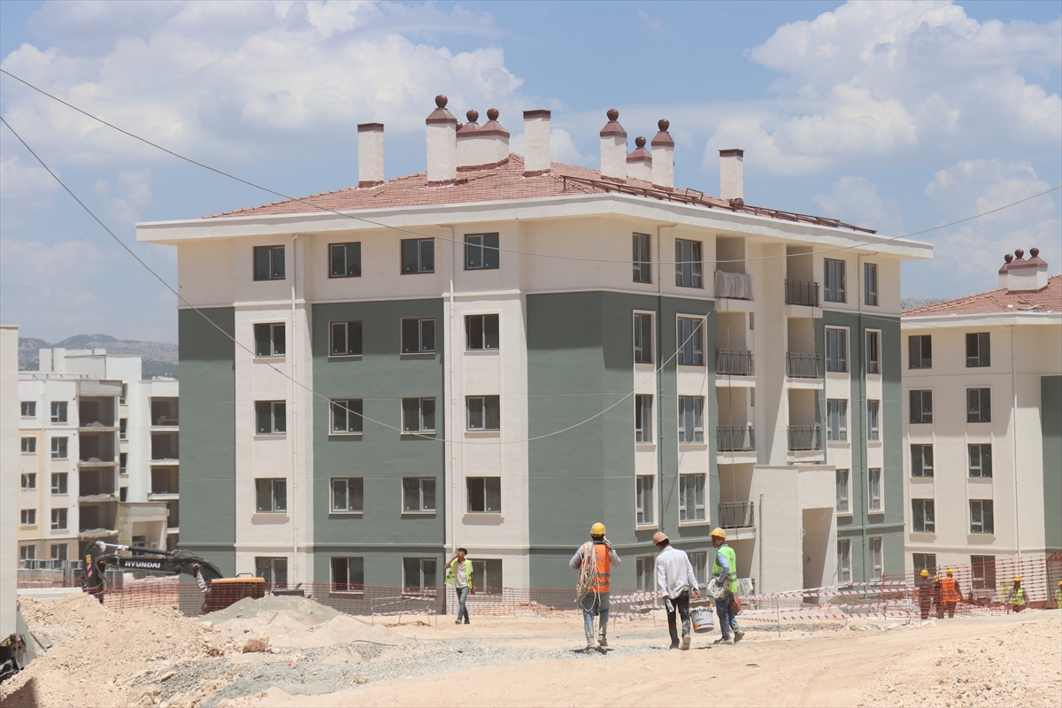 Adıyaman'da deprem konutları yükseliyor