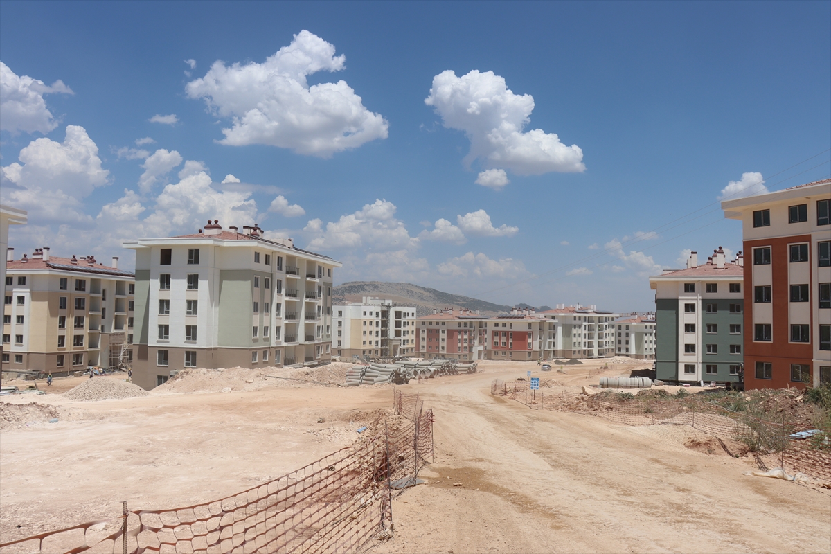 Adıyaman'da deprem konutları yükseliyor
