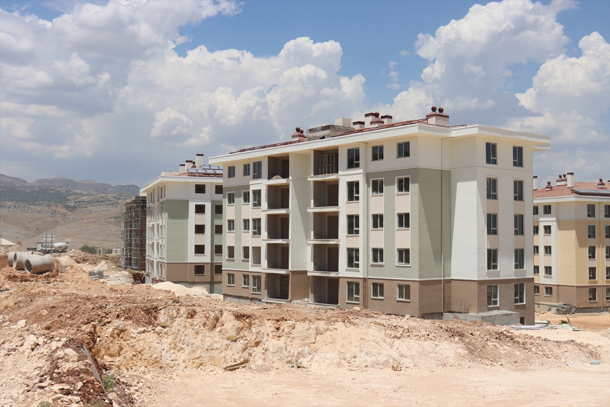 Adıyaman'da deprem konutları yükseliyor