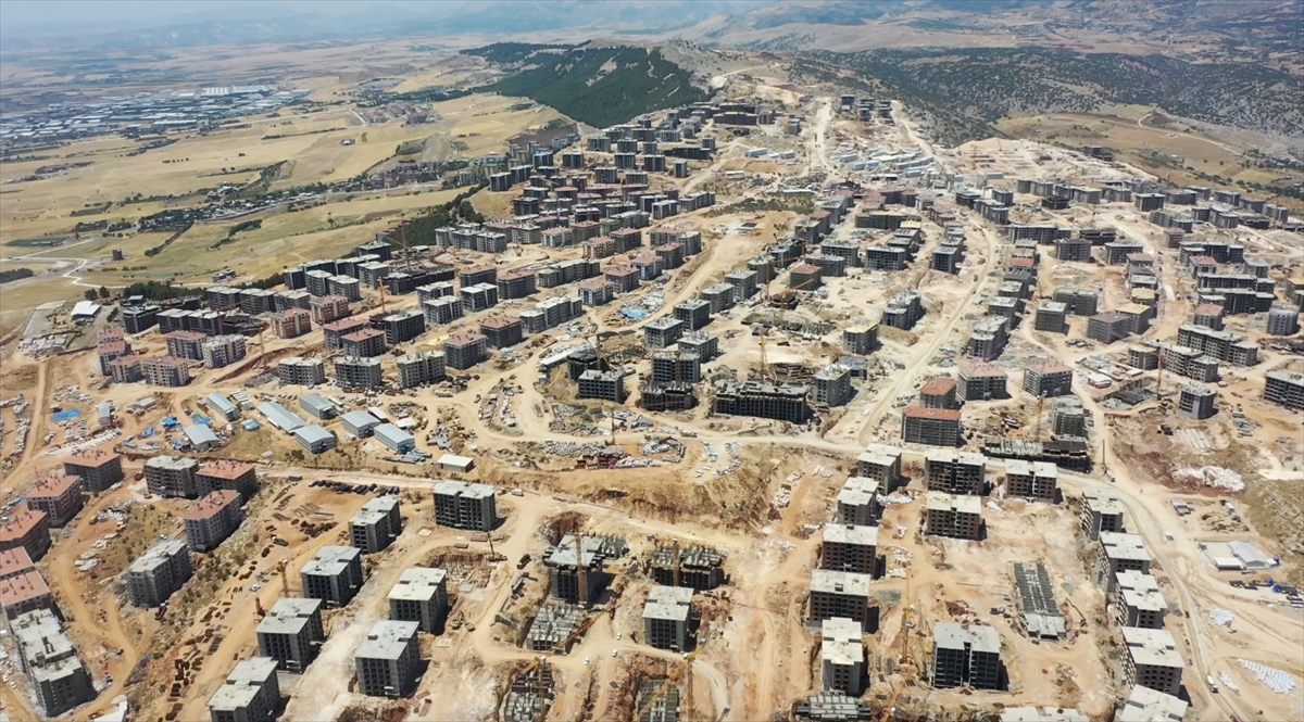Adıyaman'da deprem konutları yükseliyor