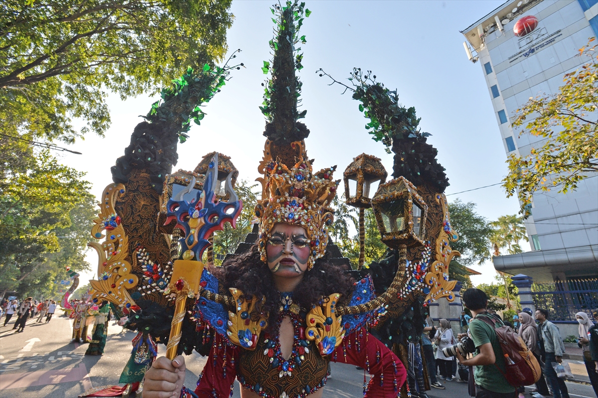 Endonezya'da Solo Batik Karnavalı coşkusu