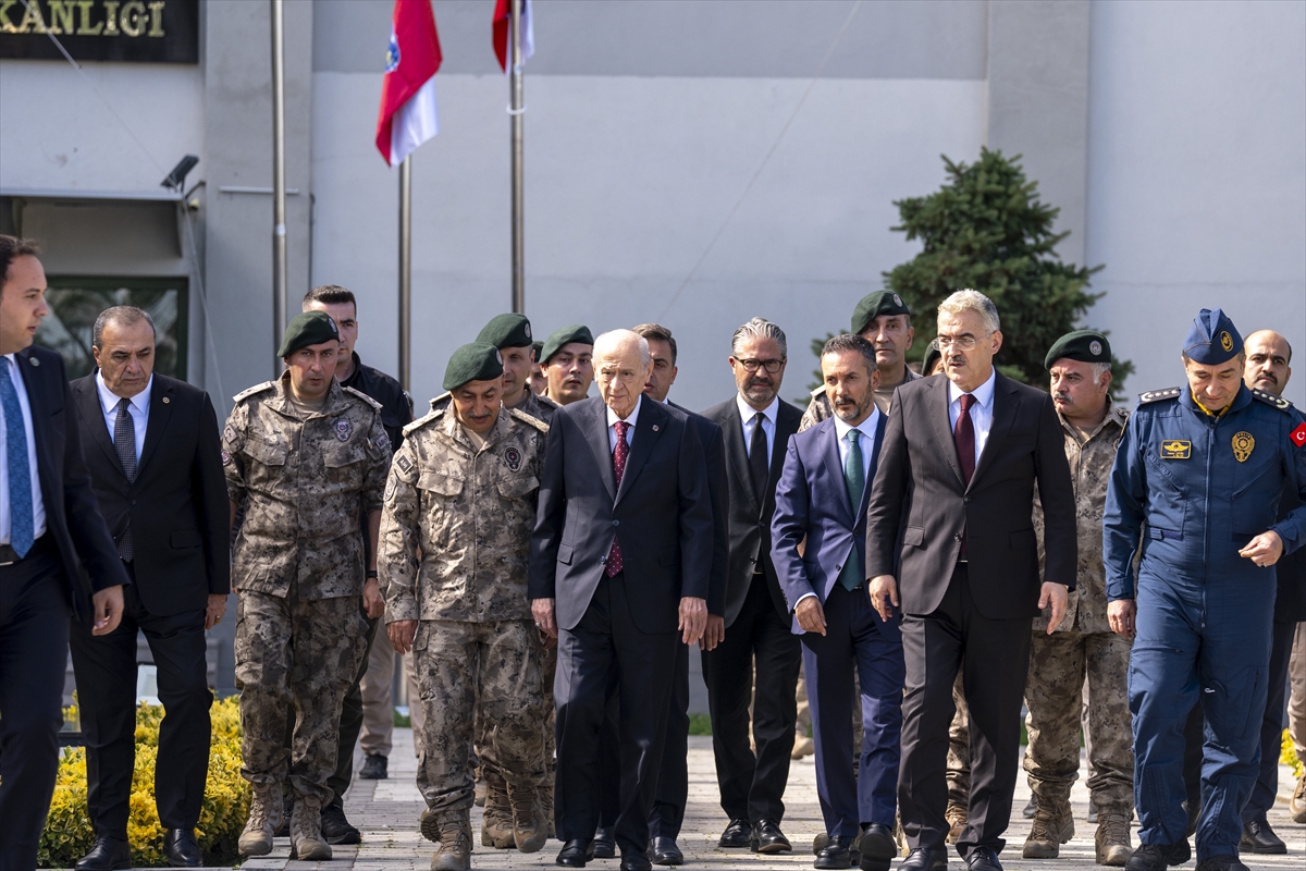 Devlet Bahçeli, Özel Harekat Başkanlığını ziyaret etti
