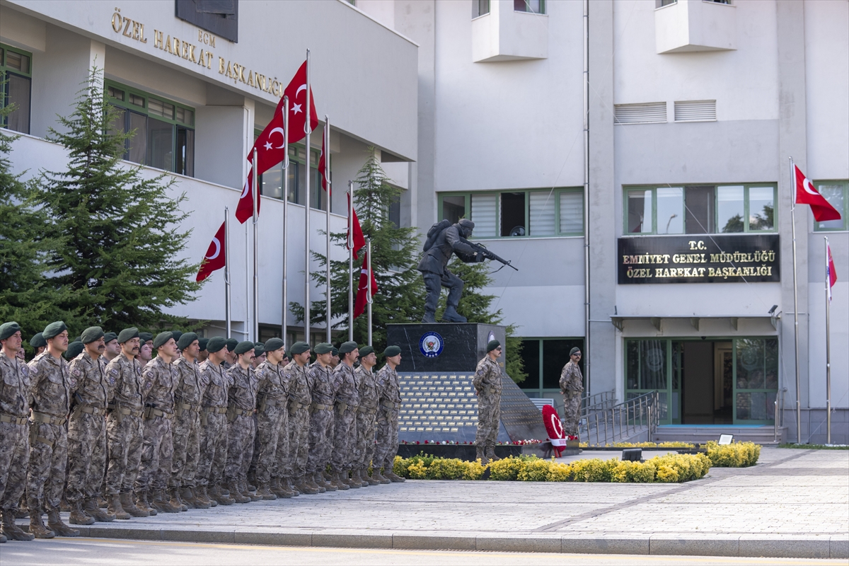 Devlet Bahçeli, Özel Harekat Başkanlığını ziyaret etti