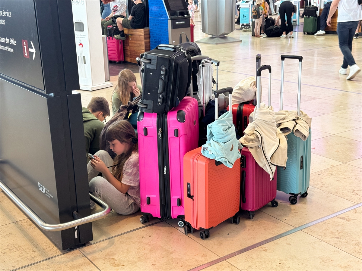 Dünya genelinde yazılım krizi: Sistemler çöktü ulaşım durdu