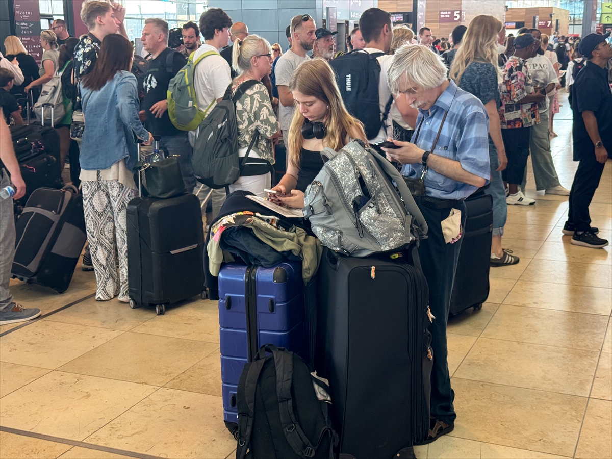 Dünya genelinde yazılım krizi: Sistemler çöktü ulaşım durdu