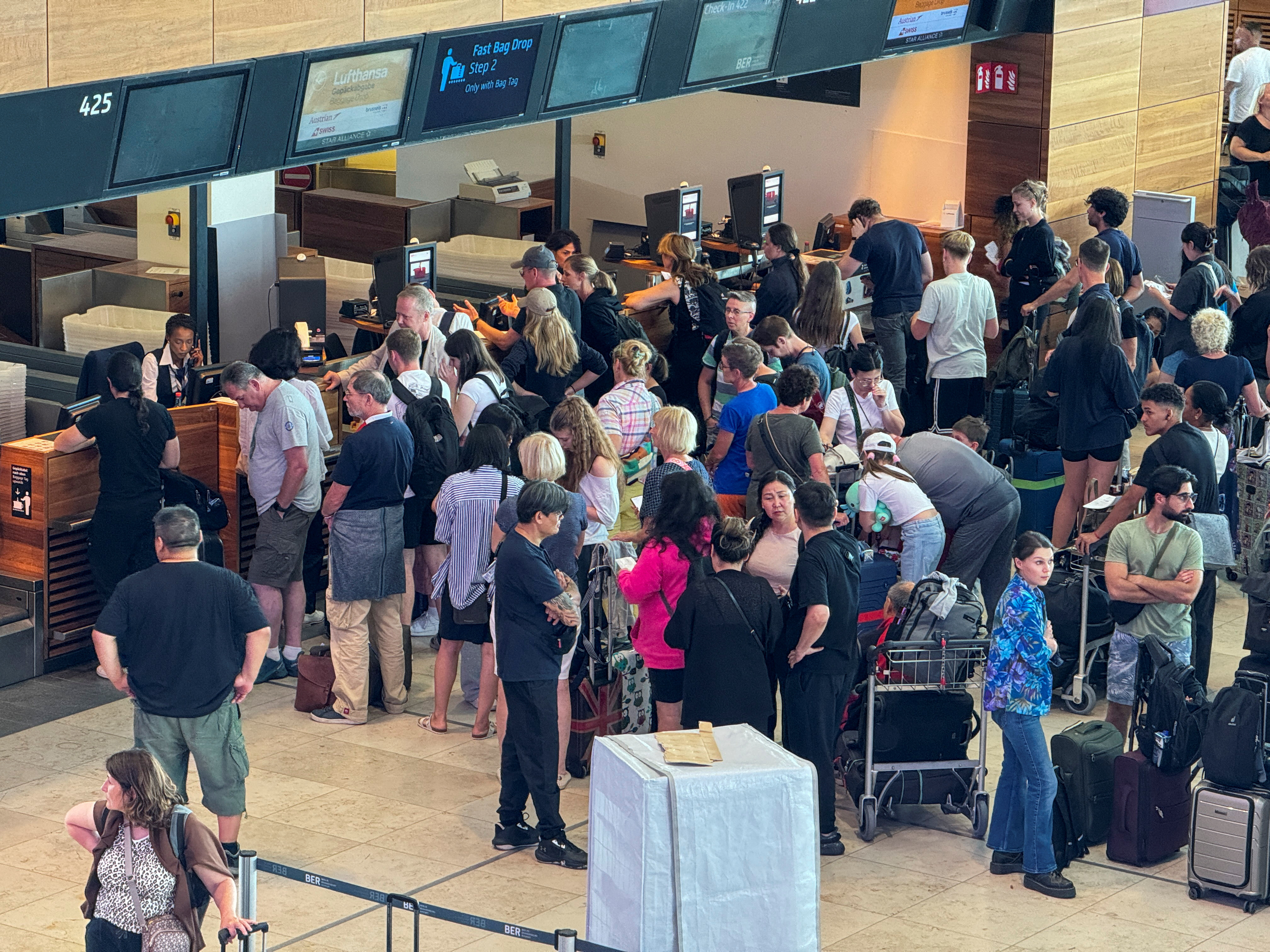 Dünya genelinde yazılım krizi: Sistemler çöktü ulaşım durdu