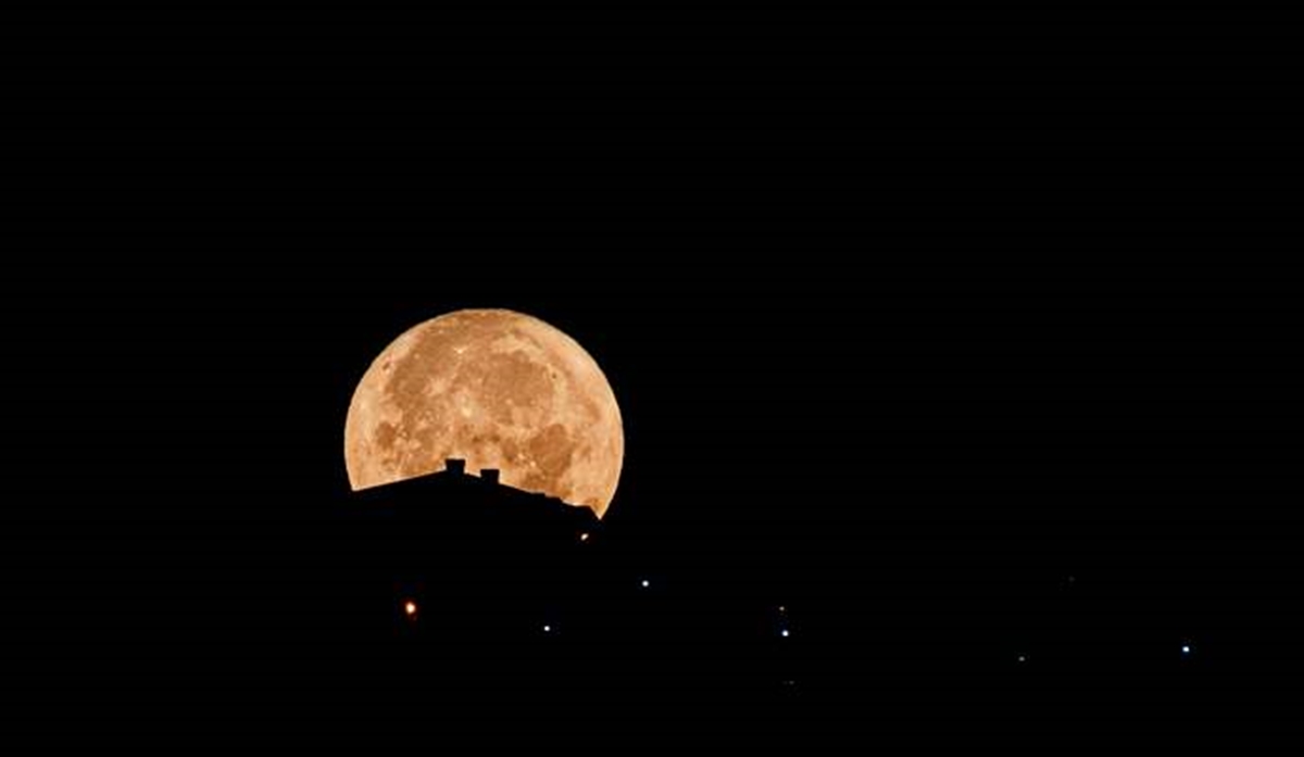 Temmuz dolunayı dünyanın birçok noktasında görüntülendi