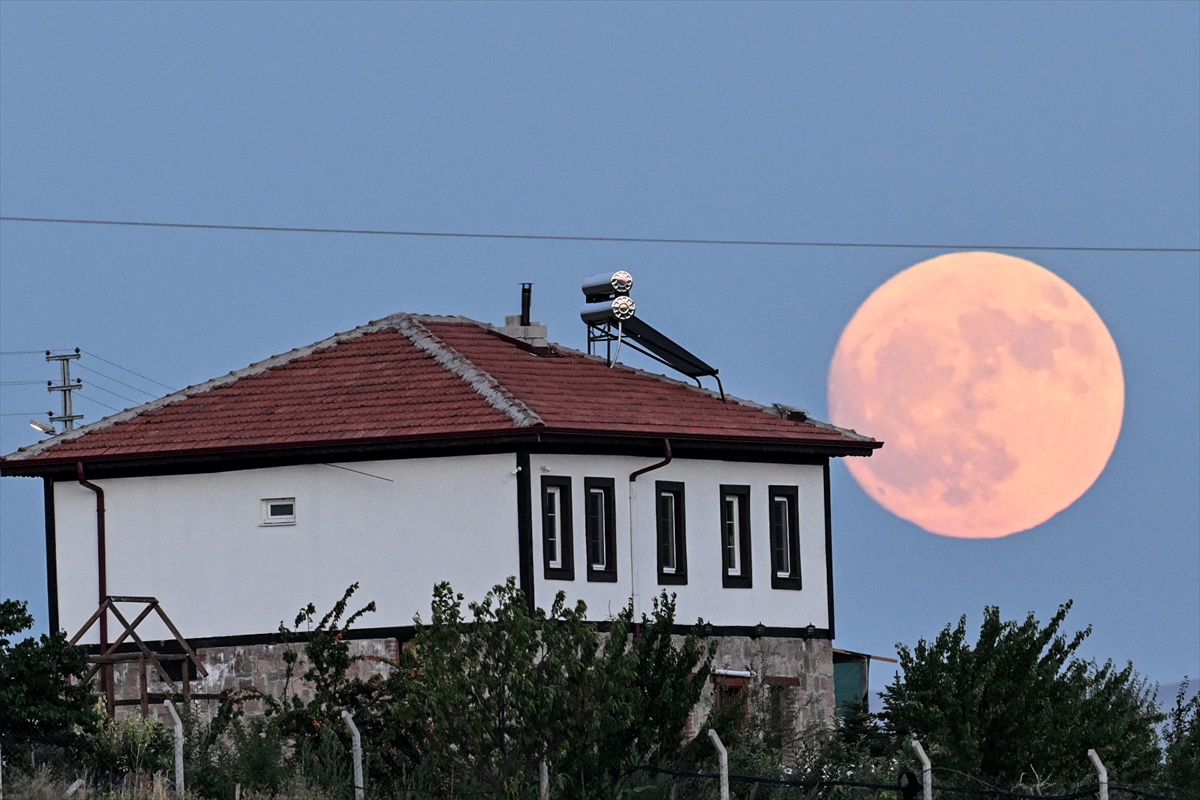 Temmuz dolunayı dünyanın birçok noktasında görüntülendi