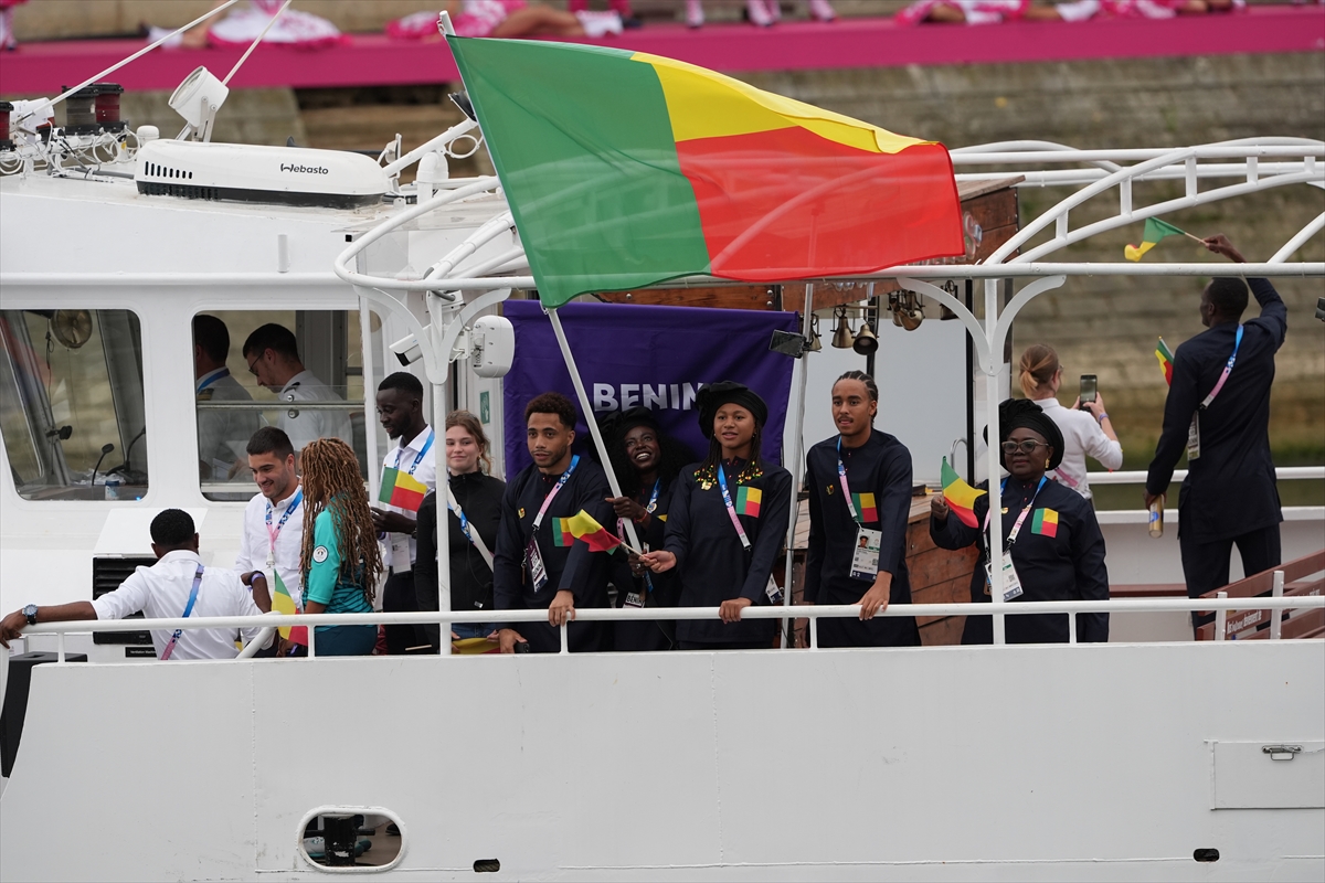 Paris 2024 Olimpiyat Oyunları'nın açılış töreni: Takımlar Sen Nehri'nden geçti