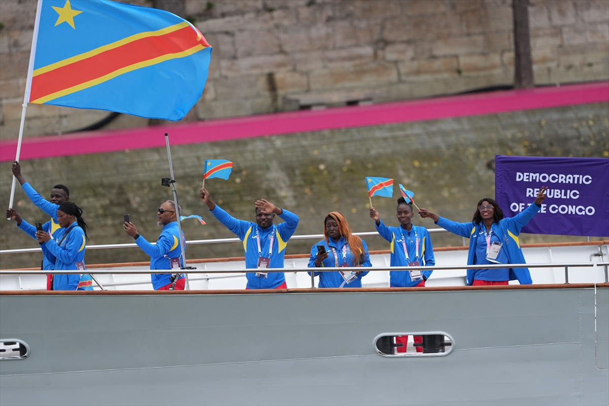 Paris 2024 Olimpiyat Oyunları'nın açılış töreni: Takımlar Sen Nehri'nden geçti