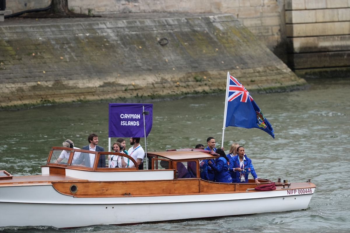 Paris 2024 Olimpiyat Oyunları'nın açılış töreni: Takımlar Sen Nehri'nden geçti