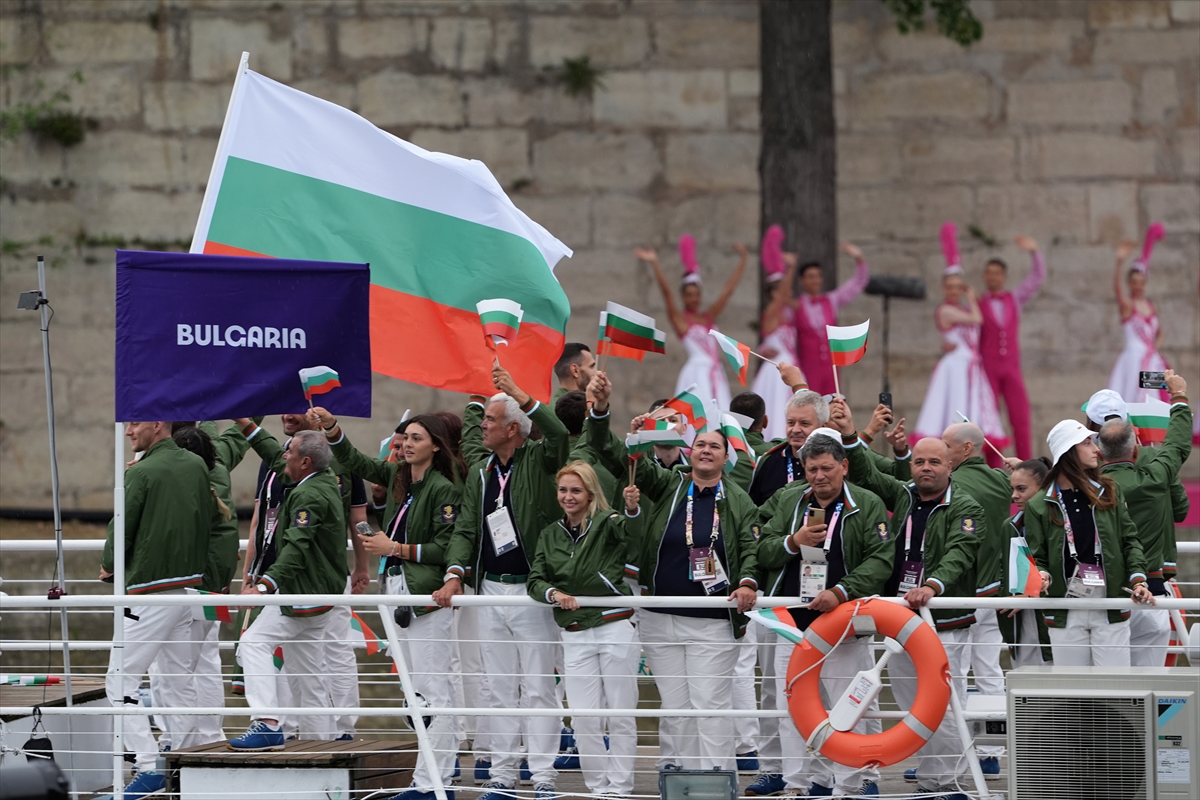 Paris 2024 Olimpiyat Oyunları'nın açılış töreni: Takımlar Sen Nehri'nden geçti