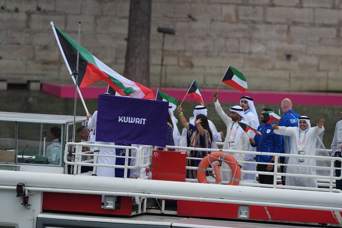 Paris 2024 Olimpiyat Oyunları'nın açılış töreni: Takımlar Sen Nehri'nden geçti