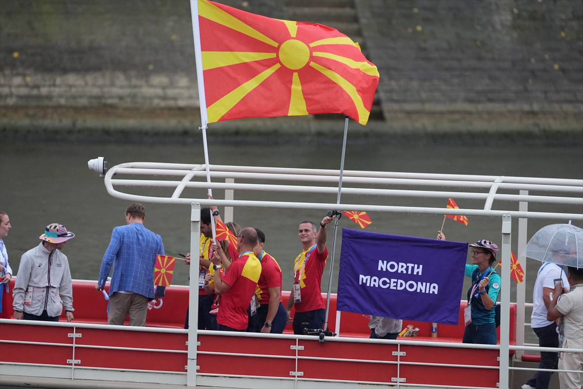 Paris 2024 Olimpiyat Oyunları'nın açılış töreni: Takımlar Sen Nehri'nden geçti