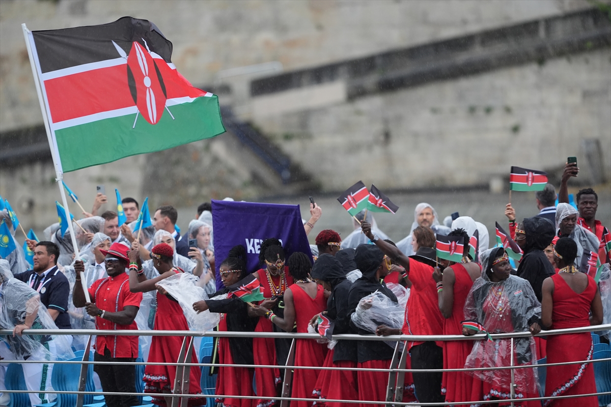 Paris 2024 Olimpiyat Oyunları'nın açılış töreni: Takımlar Sen Nehri'nden geçti