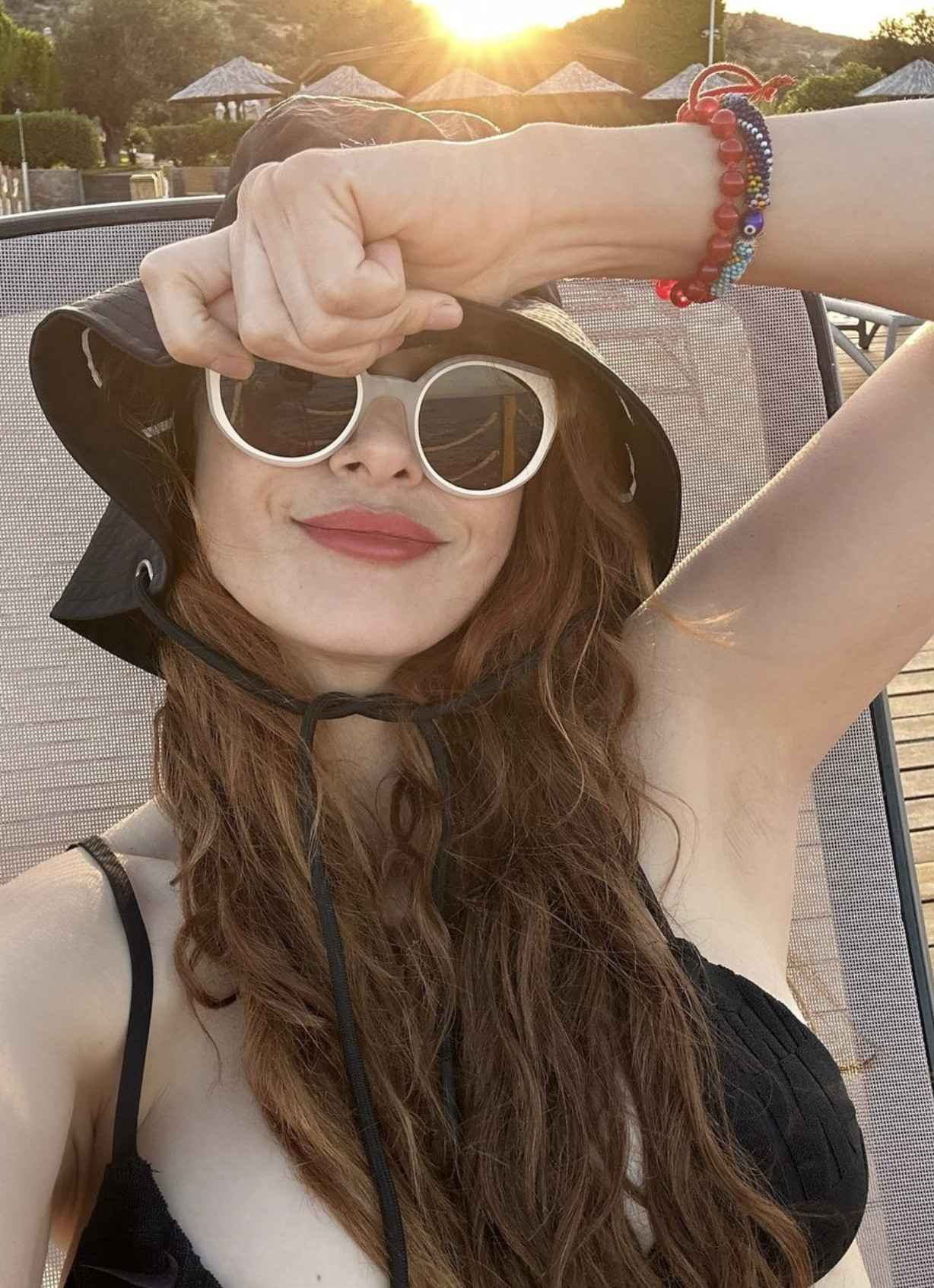 Ünlülerin tatili devam ediyor: Plajlar podyumu aratmadı