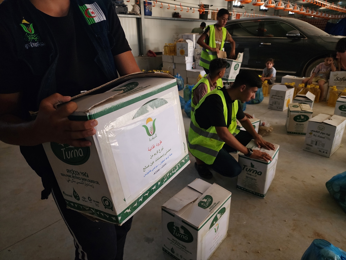 Hayır kurumları Gazze'de yemek dağıttı