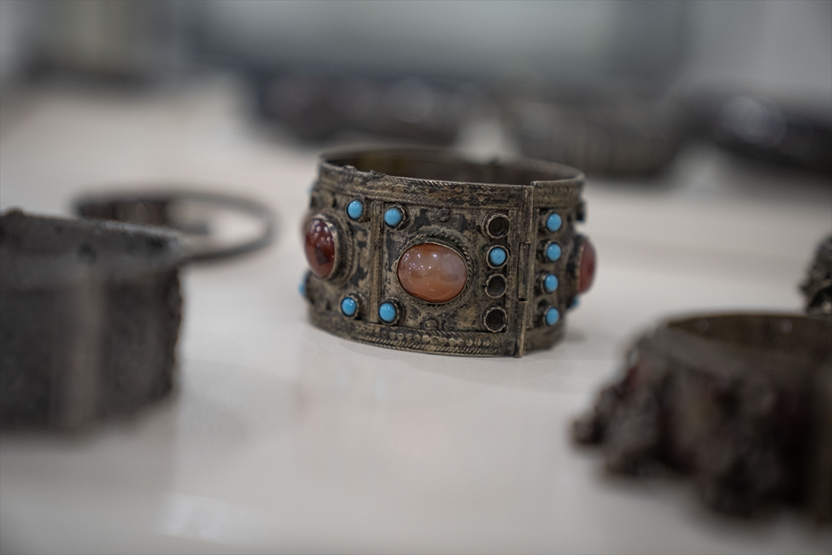 Doğu Anadolu'nun 3 bin 500 yıllık takıları