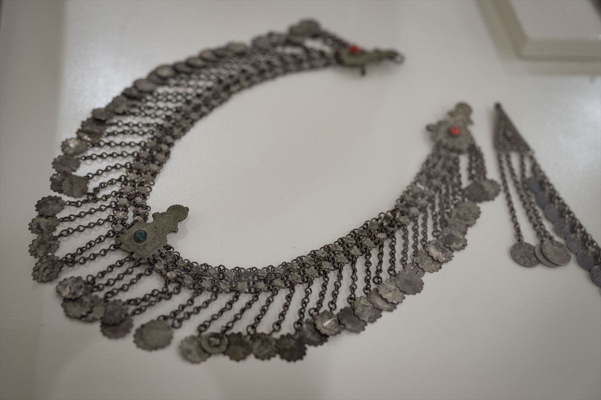 Doğu Anadolu'nun 3 bin 500 yıllık takıları