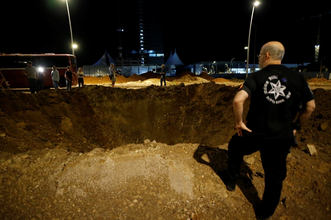 İran'ın İsrail'e fırlattığı füzeler, başkent Tel Aviv'e de isabet etti