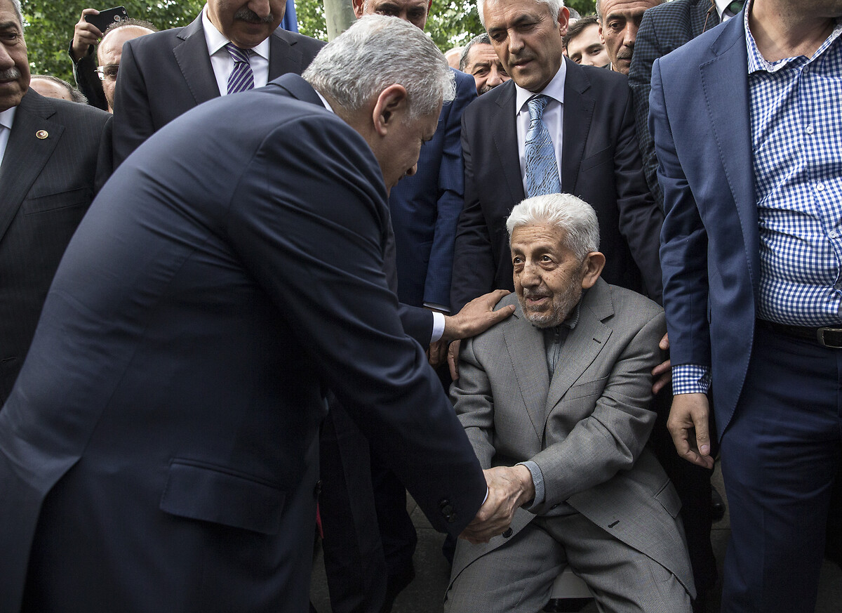 Fotoğraflarla dünden bugüne Recai Kutan