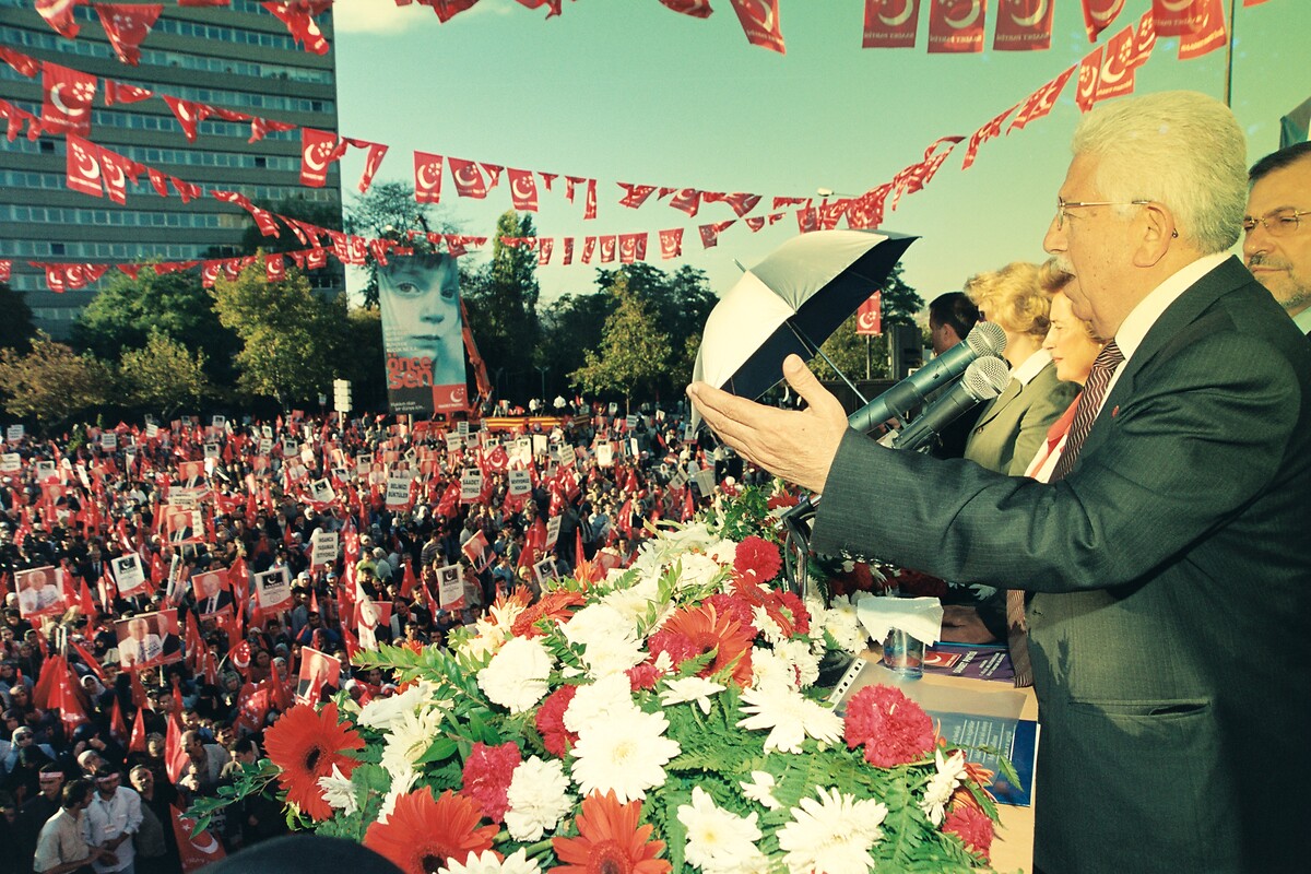 Fotoğraflarla dünden bugüne Recai Kutan