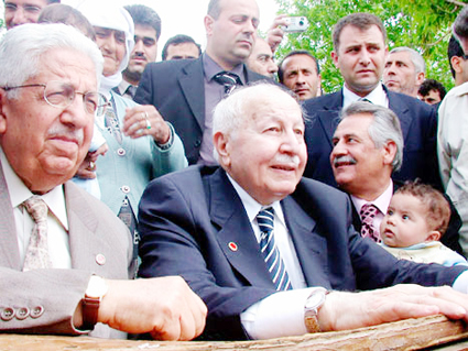Fotoğraflarla dünden bugüne Recai Kutan