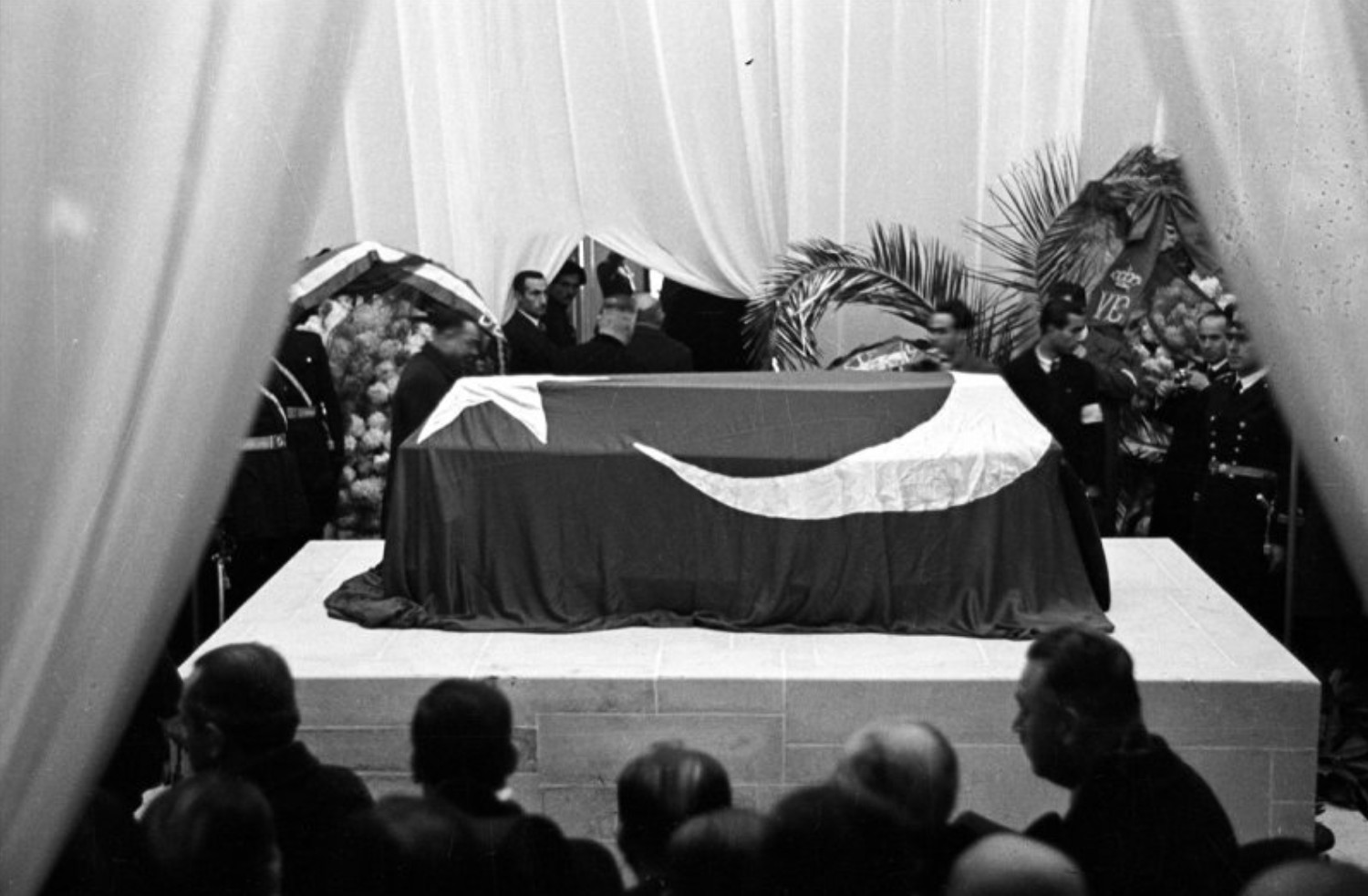 Mustafa Kemal Atatürk'ün cenazesinden kareler