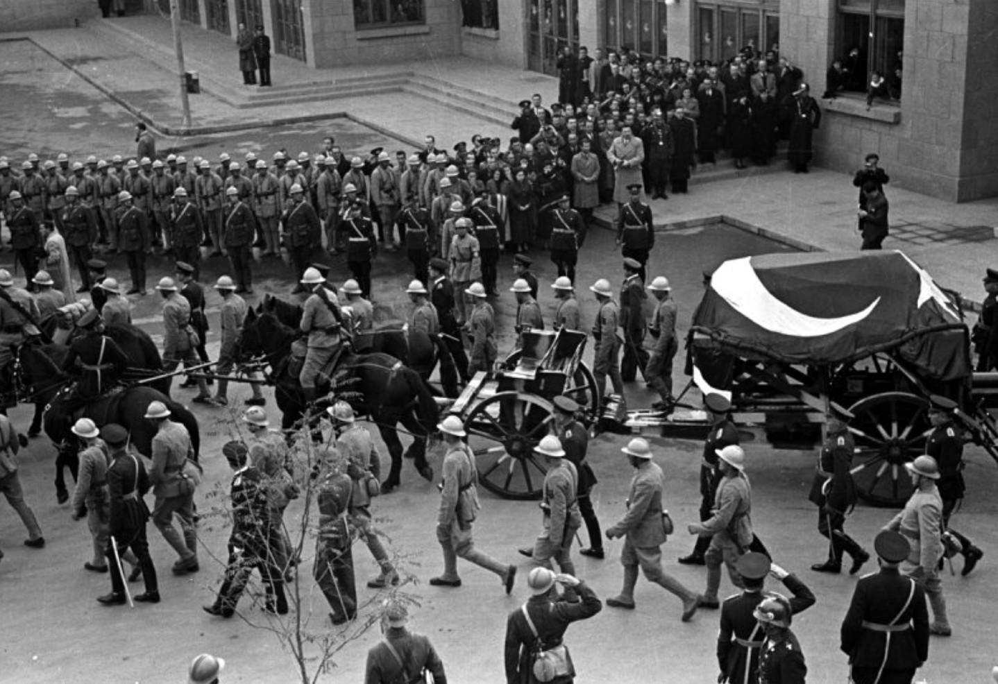 Mustafa Kemal Atatürk'ün cenazesinden kareler