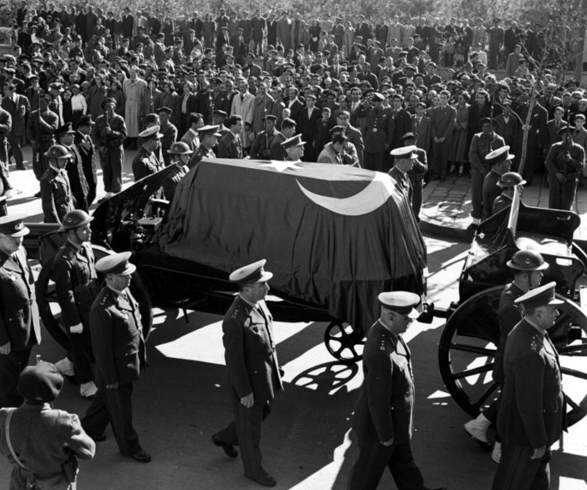 Mustafa Kemal Atatürk'ün cenazesinden kareler