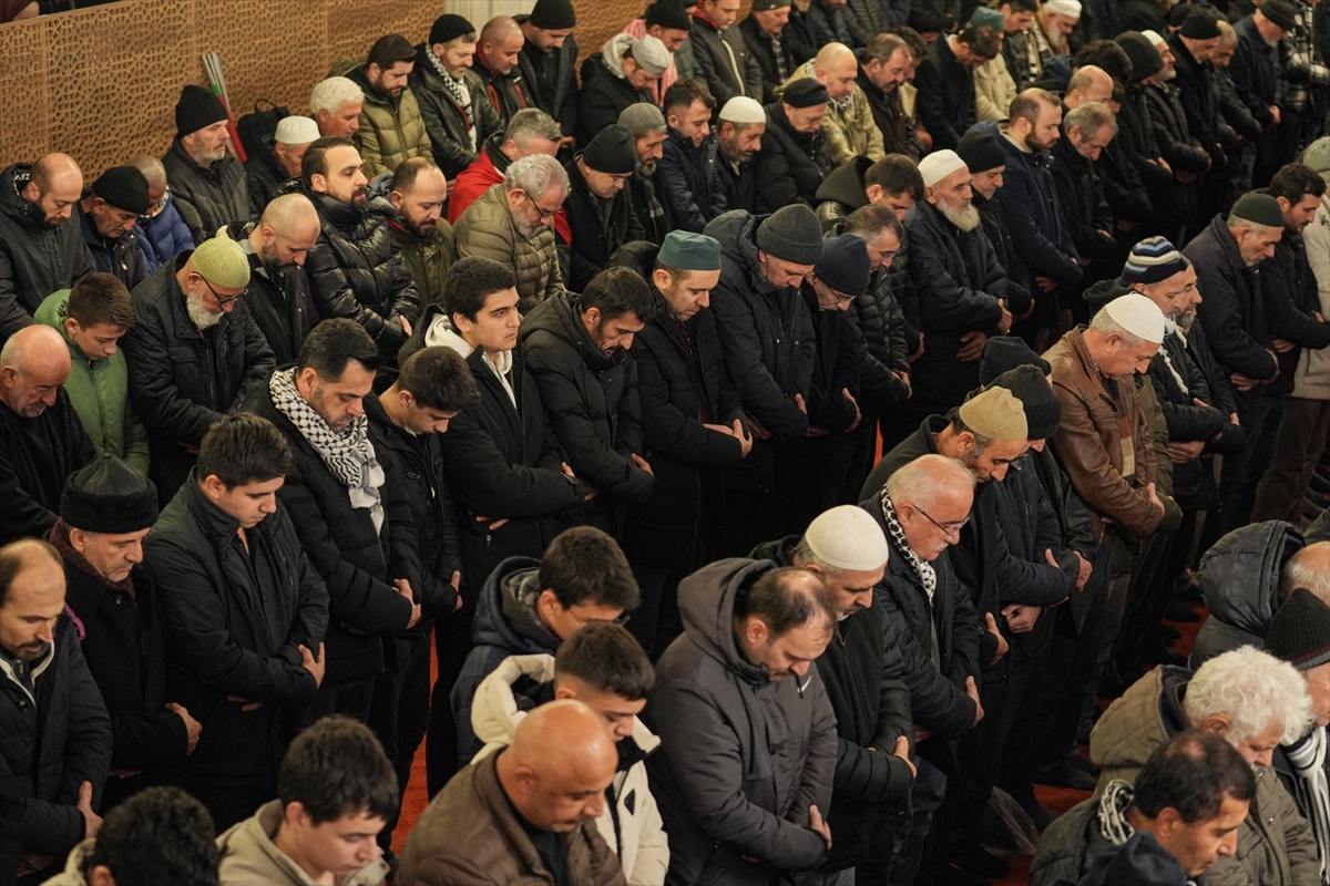 İstanbul'da tarihi Gazze yürüyüşü: Binler Galata Köprüsü'nde buluştu