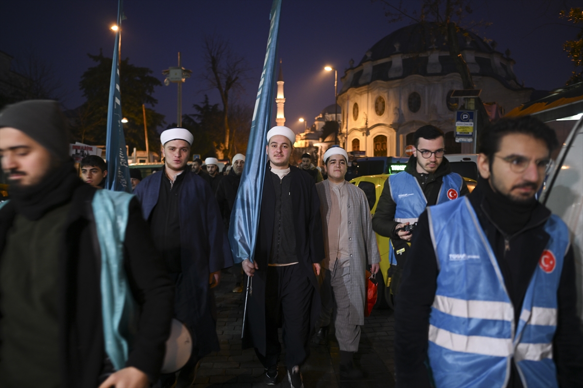 İstanbul'da tarihi Gazze yürüyüşü: Binler Galata Köprüsü'nde buluştu
