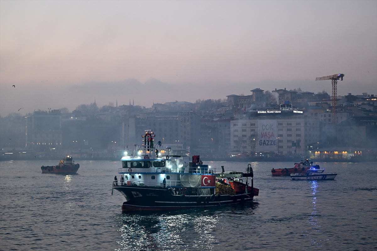 İstanbul'da tarihi Gazze yürüyüşü: Binler Galata Köprüsü'nde buluştu