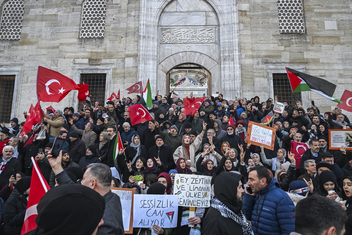İstanbul'da tarihi Gazze yürüyüşü: Binler Galata Köprüsü'nde buluştu