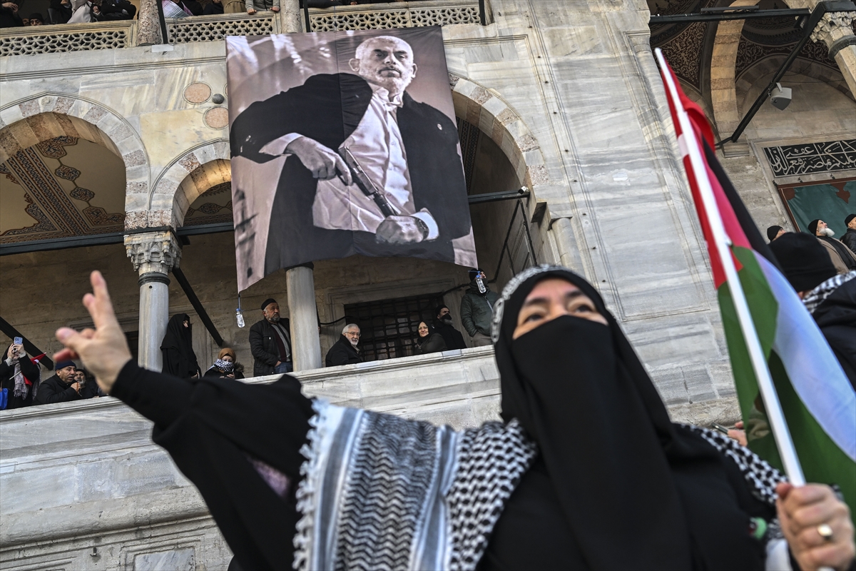 İstanbul'da tarihi Gazze yürüyüşü: Binler Galata Köprüsü'nde buluştu