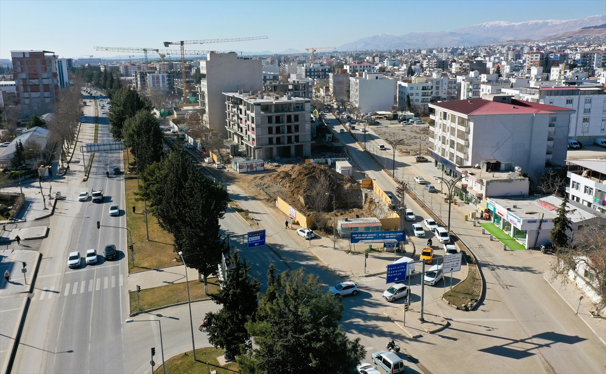 Depremlerin yıkıma neden olduğu il merkezleri görüntülendi