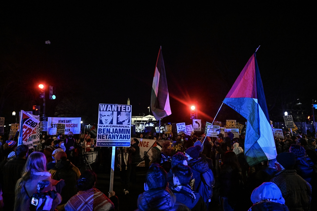 Donald Trump ve Binyamin Netanyahu, Beyaz Saray önünde protesto edildi