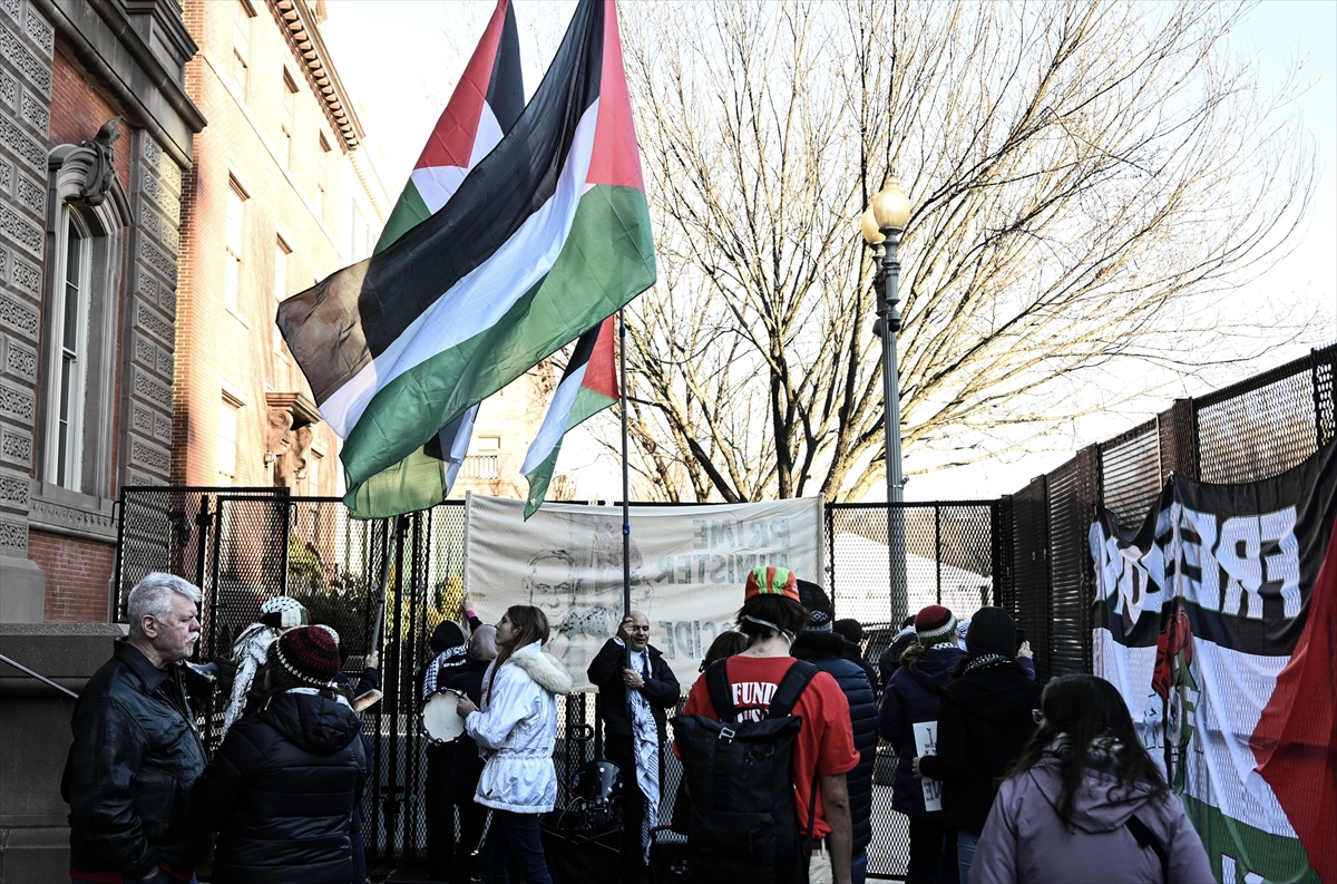 Donald Trump ve Binyamin Netanyahu, Beyaz Saray önünde protesto edildi