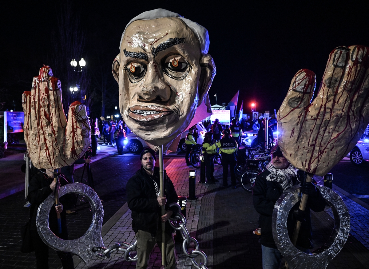 Donald Trump ve Binyamin Netanyahu, Beyaz Saray önünde protesto edildi