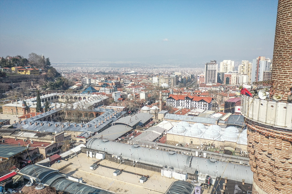 Ramazan'ı süsleyen mahyalar asıldı