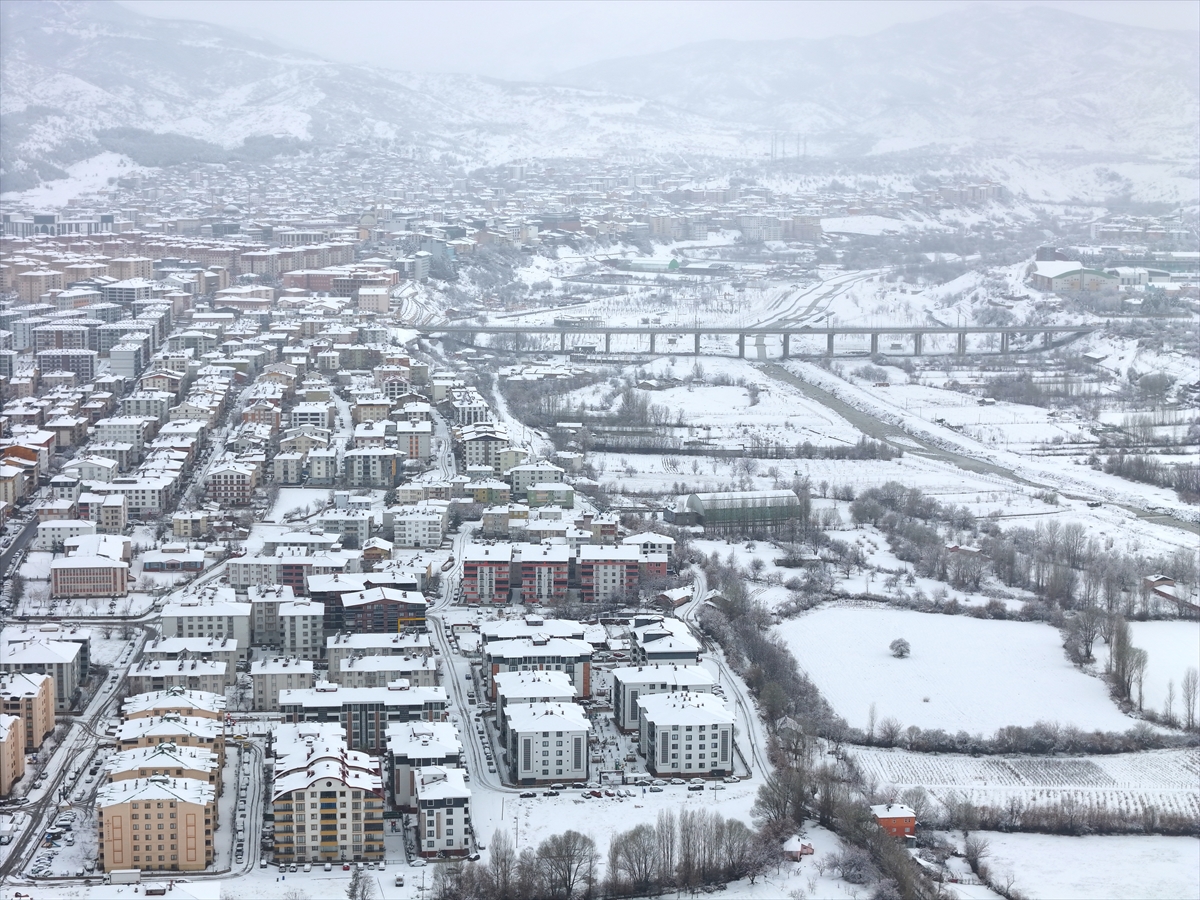 Bingöl'de şehir beyaza büründü