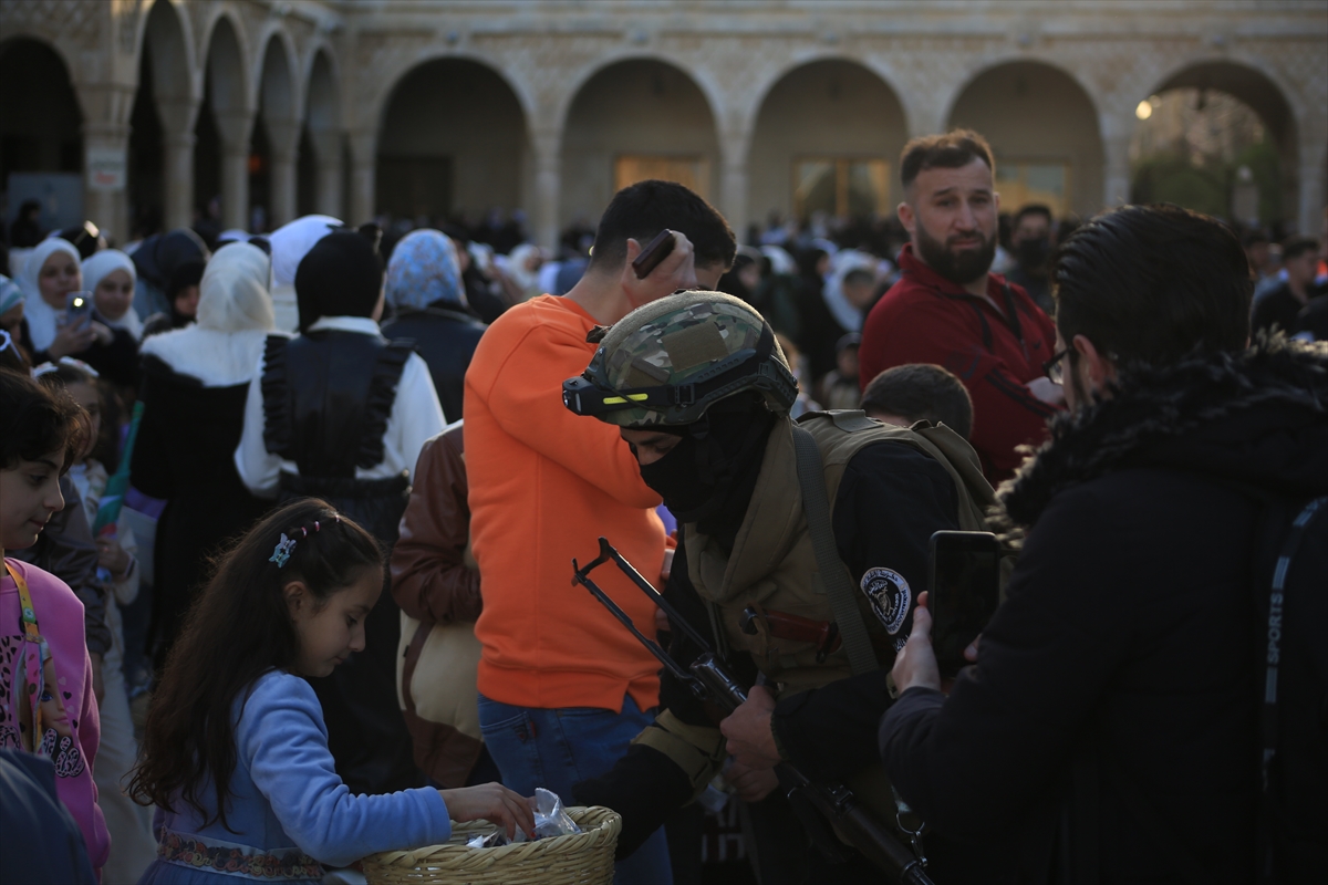 Suriye'de Esad rejimi sonrası ilk bayram namazı